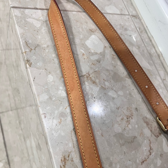 Louis Vuitton Monogram Odean crossbody handbag - Picture 8 of 10